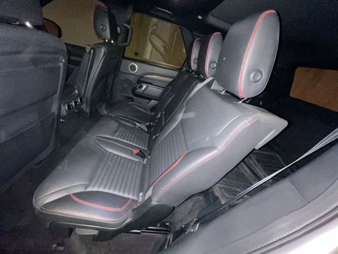 Used 2020 Land Rover Discovery HSE image 23