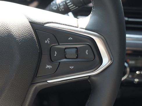 Used 2026 Chevrolet Trax ACTIV w/ Driver Confidence Package FWD image 10