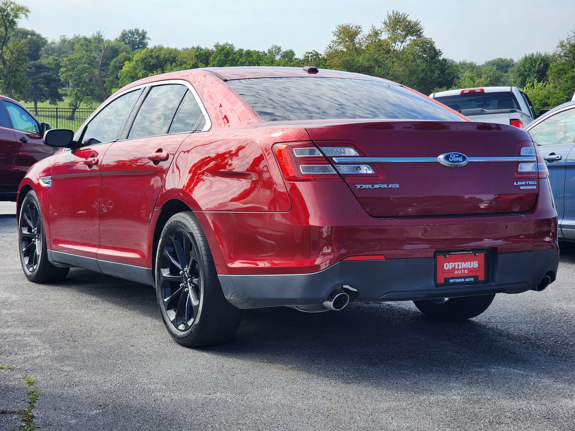 Used 2014 Ford Taurus Limited w/ Equipment Group 301A FWD image 5