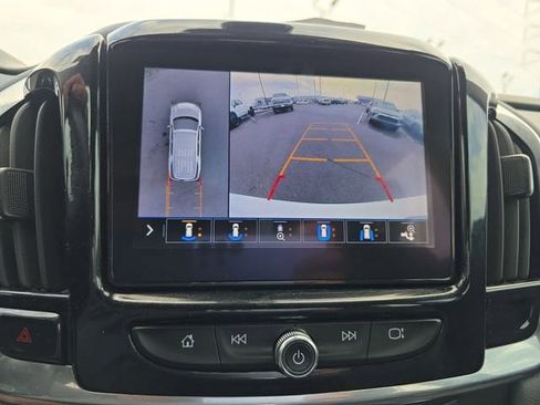 Used 2020 Chevrolet Traverse LT w/ LT Premium Package image 25