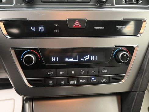 Used 2016 Hyundai Sonata SE image 14