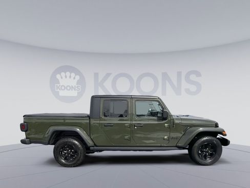 Used 2021 Jeep Gladiator Willys image 8