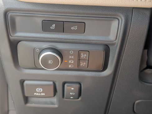 Used 2024 Ford Expedition Limited AWD/4WD image 21
