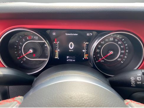Used 2019 Jeep Wrangler Unlimited Rubicon AWD/4WD image 16