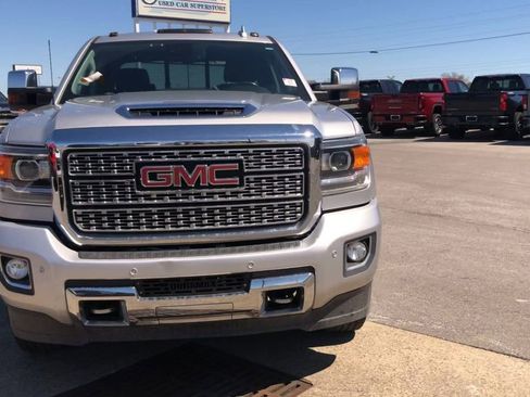 Used 2018 GMC Sierra 2500 Denali w/ Duramax Plus Package AWD/4WD image 3