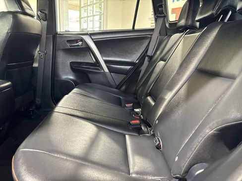 Used 2016 Toyota RAV4 SE image 22