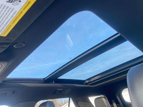 Used 2020 Ford Explorer XLT w/ Equipment Group 202A image 25