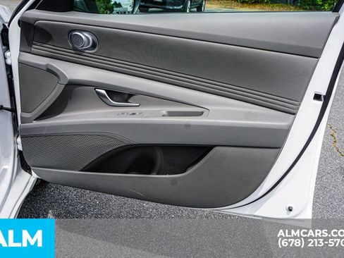 Used 2025 Hyundai Elantra Sport image 50