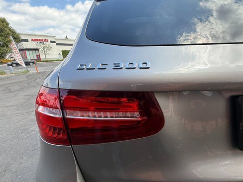 Used 2019 Mercedes-Benz GLC 300 image 14