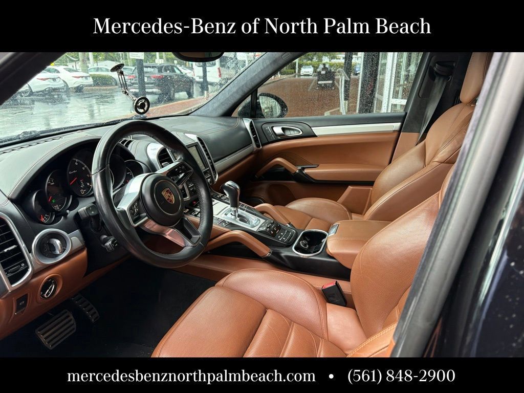 Used 2016 Porsche Cayenne Turbo AWD/4WD image 9