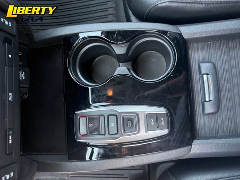 Used 2017 Honda Pilot Touring image 15