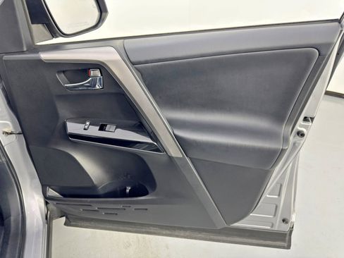 Used 2017 Toyota RAV4 Limited image 37