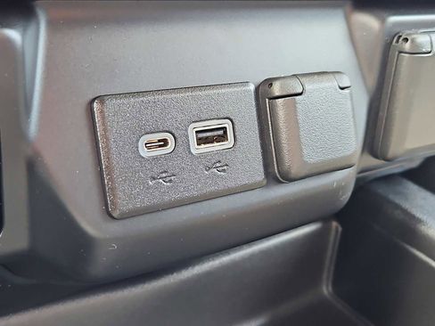 Used 2021 Chevrolet Silverado 1500 LT Trail Boss w/ Convenience Package II AWD/4WD image 18