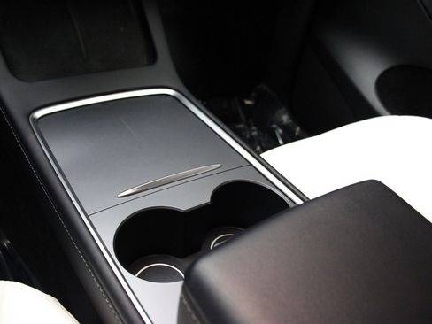 Used 2023 Tesla Model Y Long Range image 48