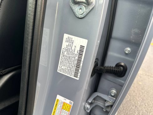 Used 2025 Honda Pilot Elite image 17