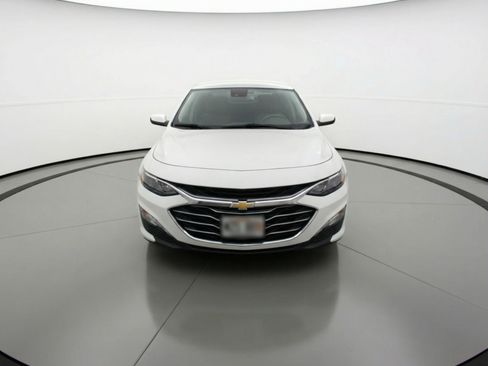 Used 2024 Chevrolet Malibu LT image 2