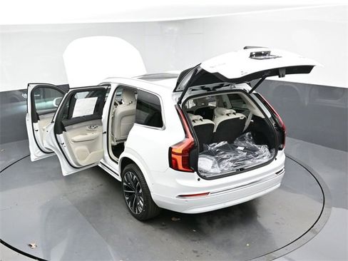 New 2026 Volvo XC90 B6 Ultra image 52