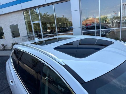 Used 2020 Buick Enclave Essence w/ Sport Touring Edition FWD image 9