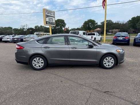Used 2013 Ford Fusion S FWD image 3