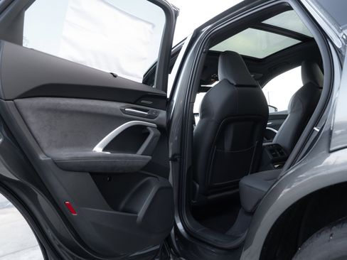 New 2025 Audi SQ5 Prestige image 32