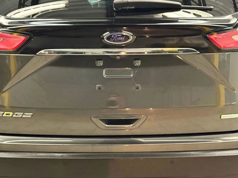Used 2020 Ford Edge SE FWD image 11