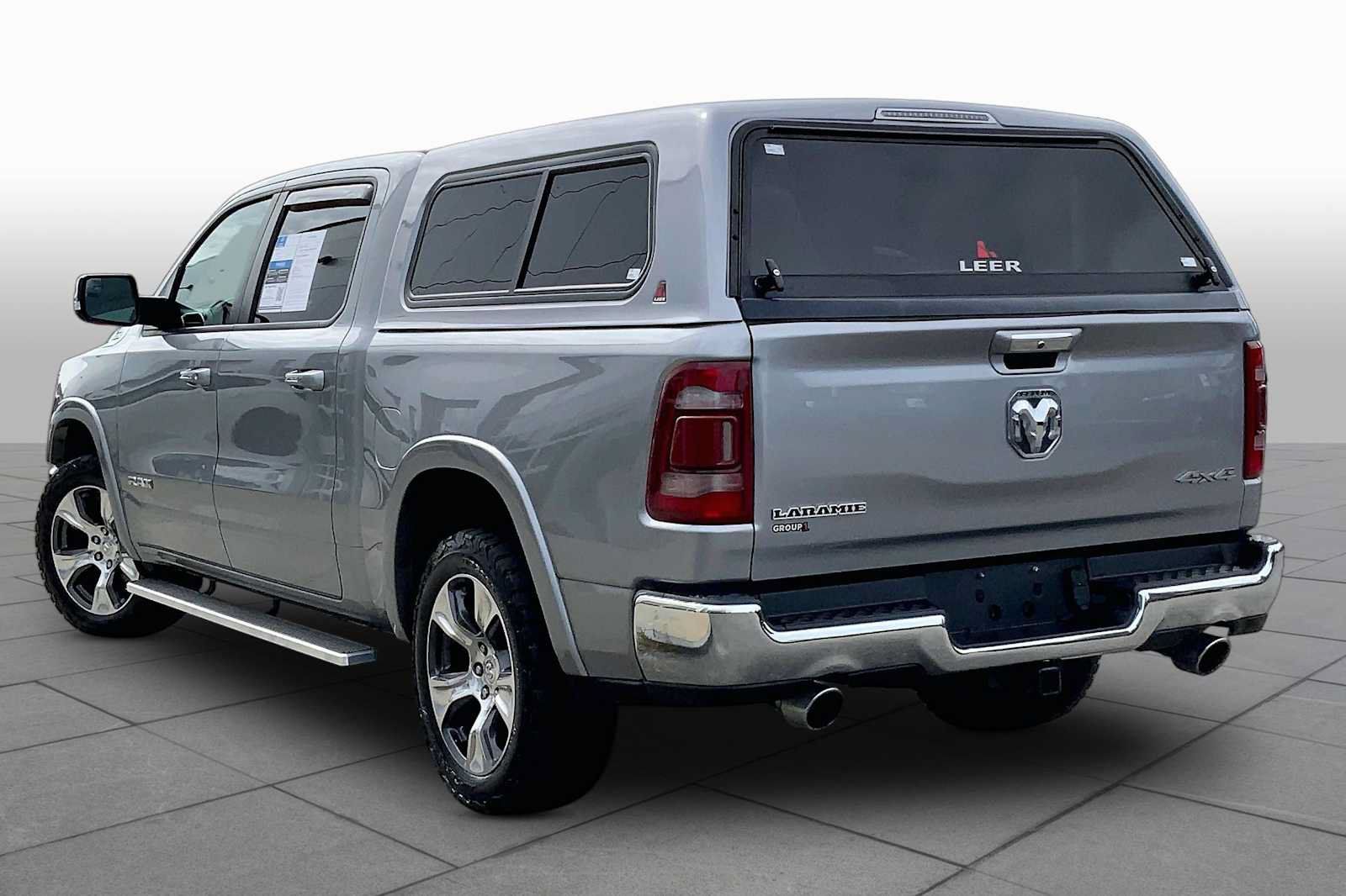 Used 2019 RAM 1500 Laramie AWD/4WD image 11