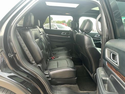 Used 2016 Ford Explorer Limited w/ Equipment Group 301A AWD/4WD image 25