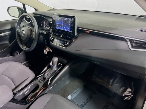 Certified 2021 Toyota Corolla LE image 25