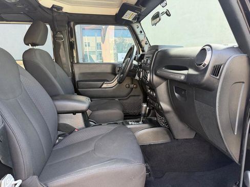 Used 2018 Jeep Wrangler Sport AWD/4WD image 20
