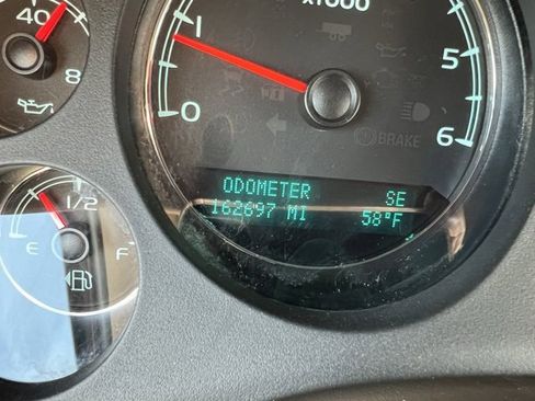 Used 2012 Chevrolet Suburban LT w/ Luxury Package image 23