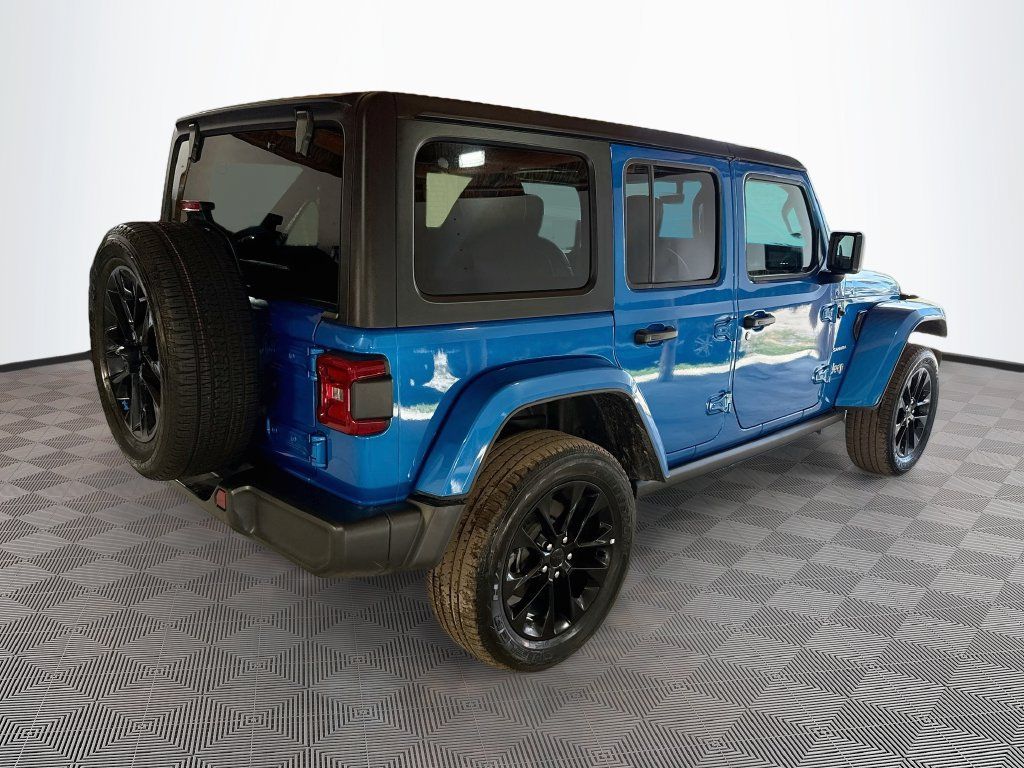 Certified 2023 Jeep Wrangler Unlimited Sahara AWD/4WD image 6