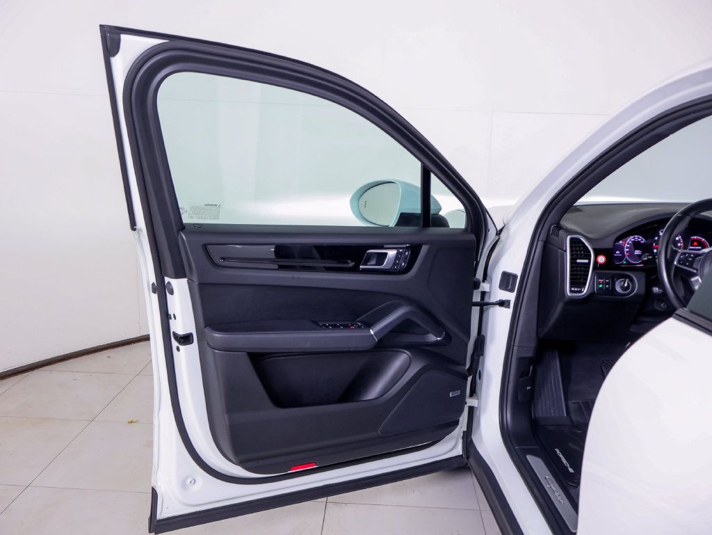 Certified 2022 Porsche Cayenne AWD/4WD image 27