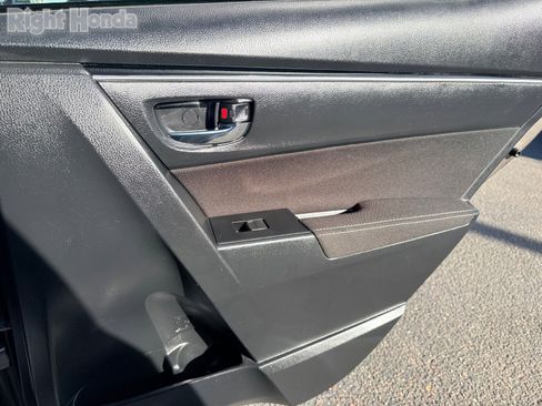 Used 2019 Toyota Corolla L image 27