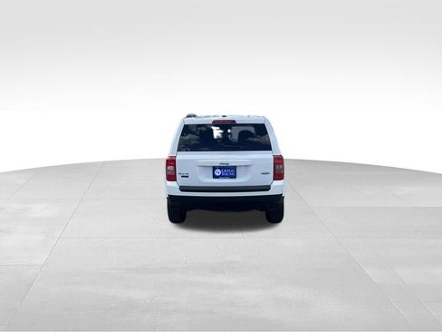 Used 2014 Jeep Patriot Latitude AWD/4WD image 5