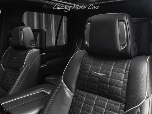 Used 2021 Cadillac Escalade Sport Platinum w/ LPO, ONYX Package AWD/4WD image 23