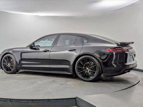 Used 2018 Porsche Panamera 4S image 4