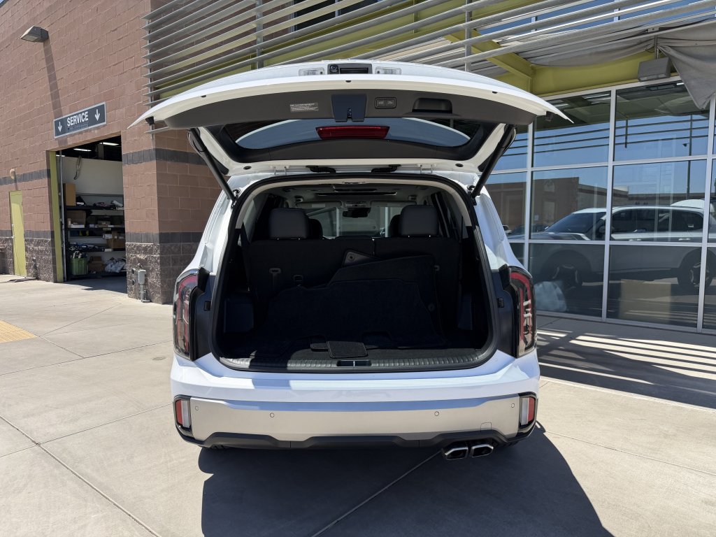 Used 2025 Kia Telluride EX w/ EX Captain's Chair Package FWD image 37