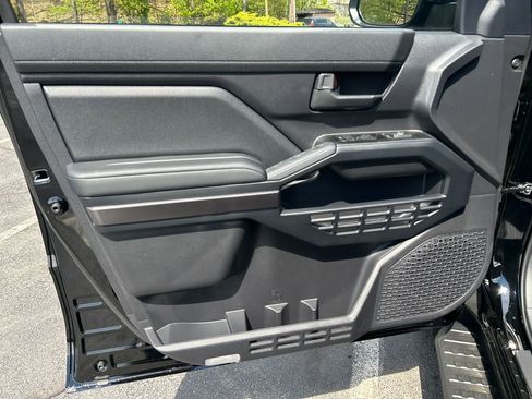 New 2026 Toyota 4Runner SR5 AWD/4WD image 18