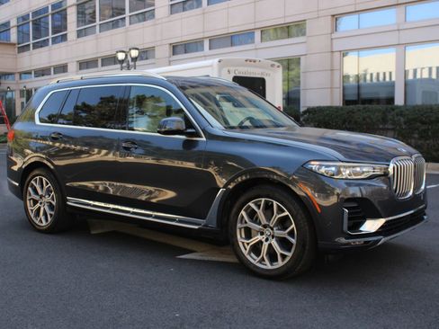 Used 2019 BMW X7 xDrive50i w/ Executive Package image 2