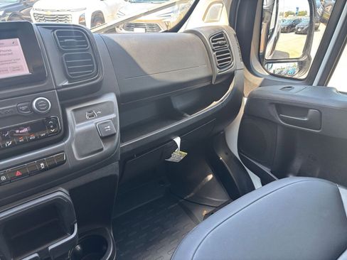Used 2026 RAM ProMaster 2500 w/ Convenience Group FWD image 33
