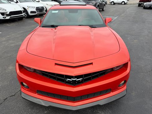 Used 2010 Chevrolet Camaro SS w/ LPO, Ground Effects Package RWD image 9