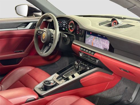 Used 2021 Porsche 911 Carrera S image 32