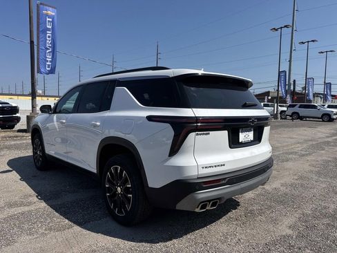 New 2026 Chevrolet Traverse LT w/ Sun and Wheel Package image 5