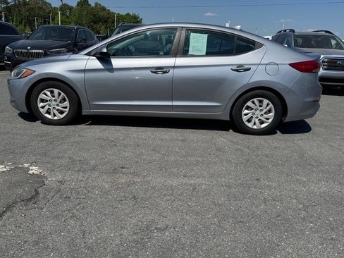 Used 2017 Hyundai Elantra Value Edition FWD image 8