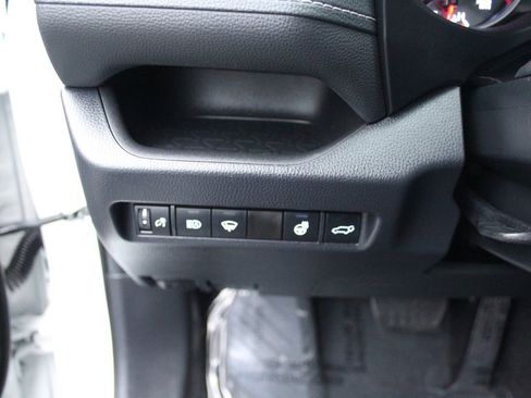 Used 2020 Toyota RAV4 XLE Premium image 33