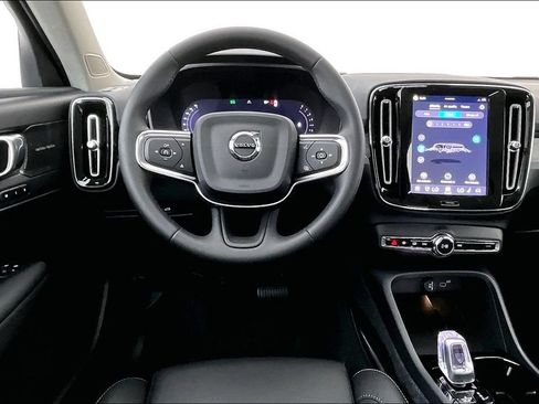 New 2026 Volvo XC40 B5 Ultra w/ Protection Package Premier AWD/4WD image 11