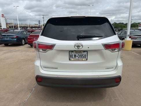 Used 2016 Toyota Highlander Limited Platinum FWD image 7