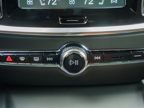 New 2026 Volvo V60 B5 Cross Country Plus w/ Protection Package Premier image 24