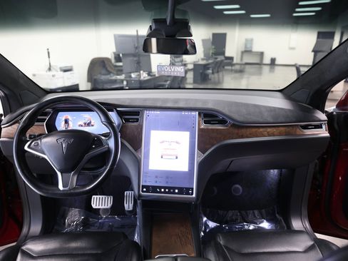 Used 2017 Tesla Model X P100D image 22