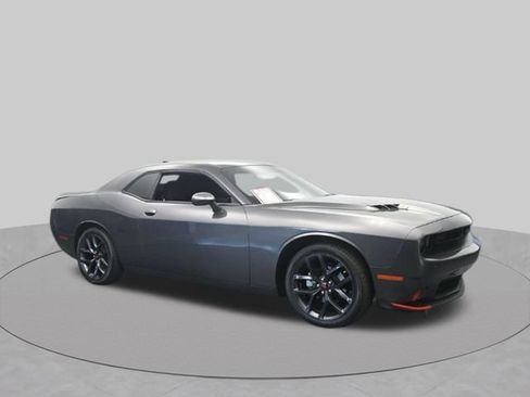Used 2022 Dodge Challenger SXT w/ Blacktop Package RWD image 4
